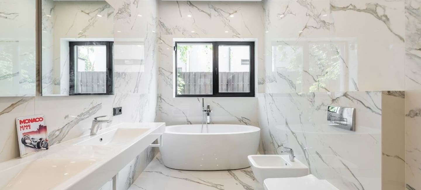 walk in shower vs wet room